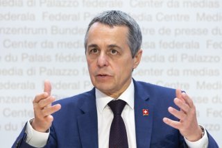 Pour le ministre des affaires étrangères, Ignazio Cassis, il faut attendre les conclusions des analyses menées sur place par les agences onusiennes avant d'accueillir plus de réfugiés afghans.